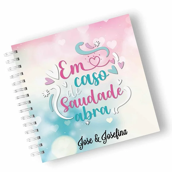 1 - Inspirações para surpreender com presentes personalizados - Álbum de memorias - Um álbum contento mensagens, histórias, bilhetes, imagens e varios espaços para ir preenchendo ao longo doa anos com as memórias de você com sua BFF