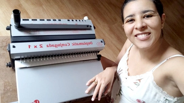 Emocionante trajetória: Da maternidade à maestria na encadernação artesanal - Primeira encadernadora profissional - peça que deu o empurrão para o surgimento da empresa Akelaminina Personalizados